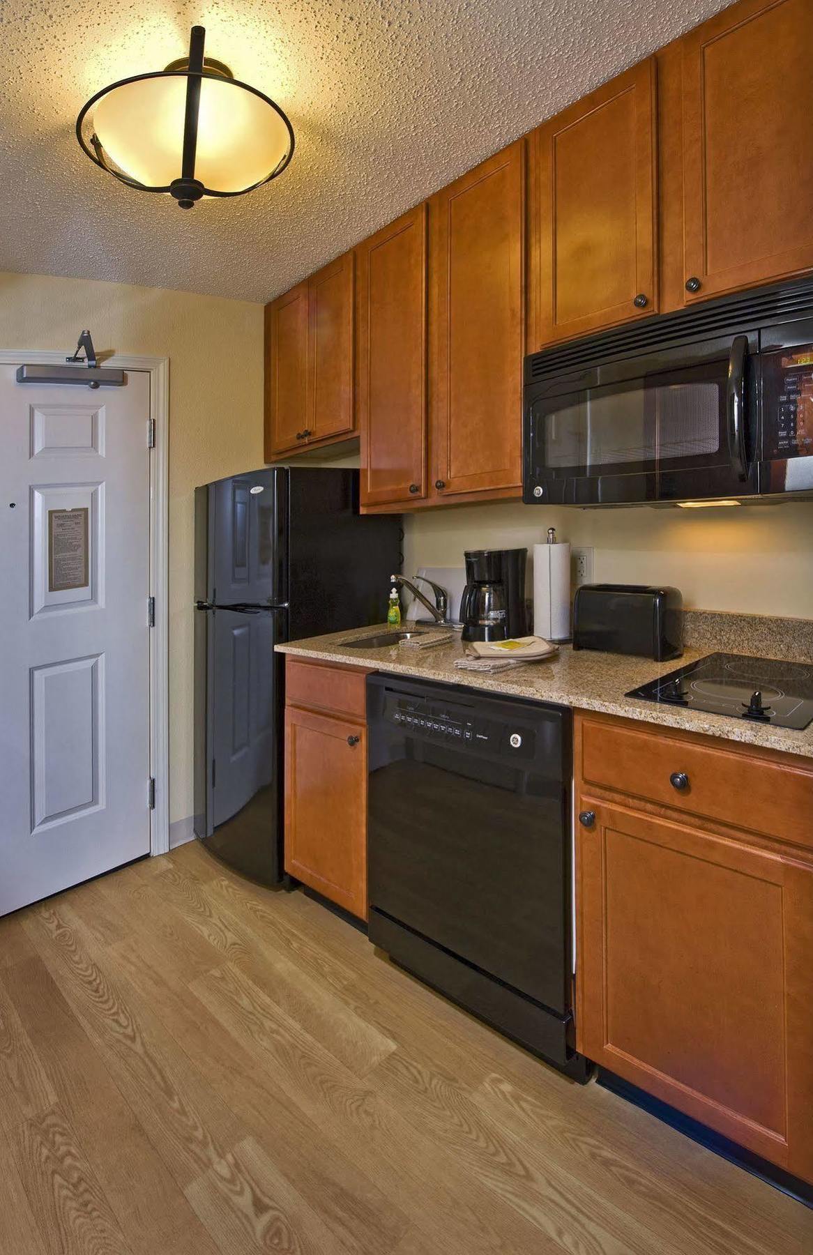 Towneplace Suites By Marriott Clinton At Joint Base Andrews Экстерьер фото